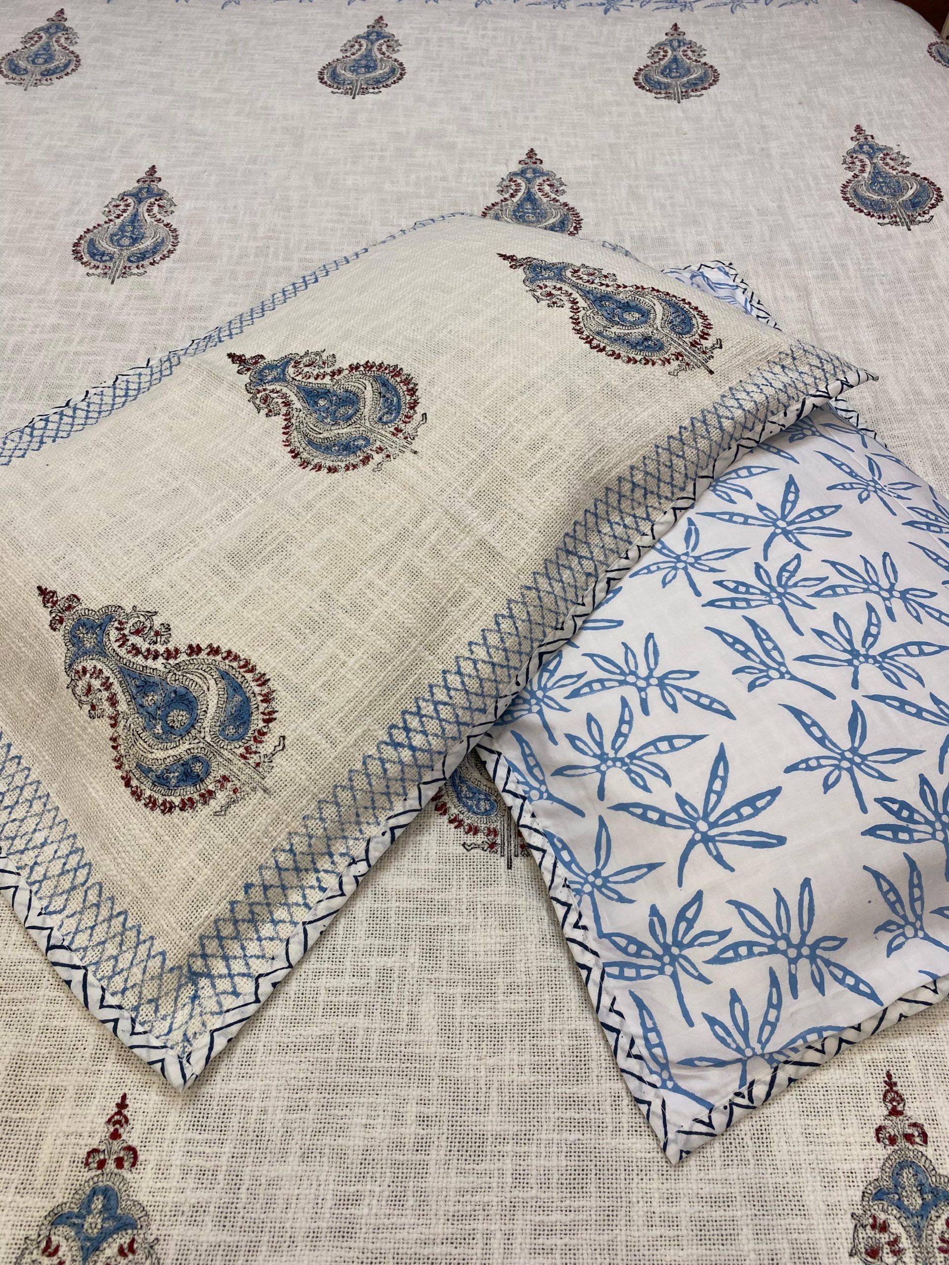 Shaahi Butta HandBlock Print Queen Size Bedsheet - Image 2